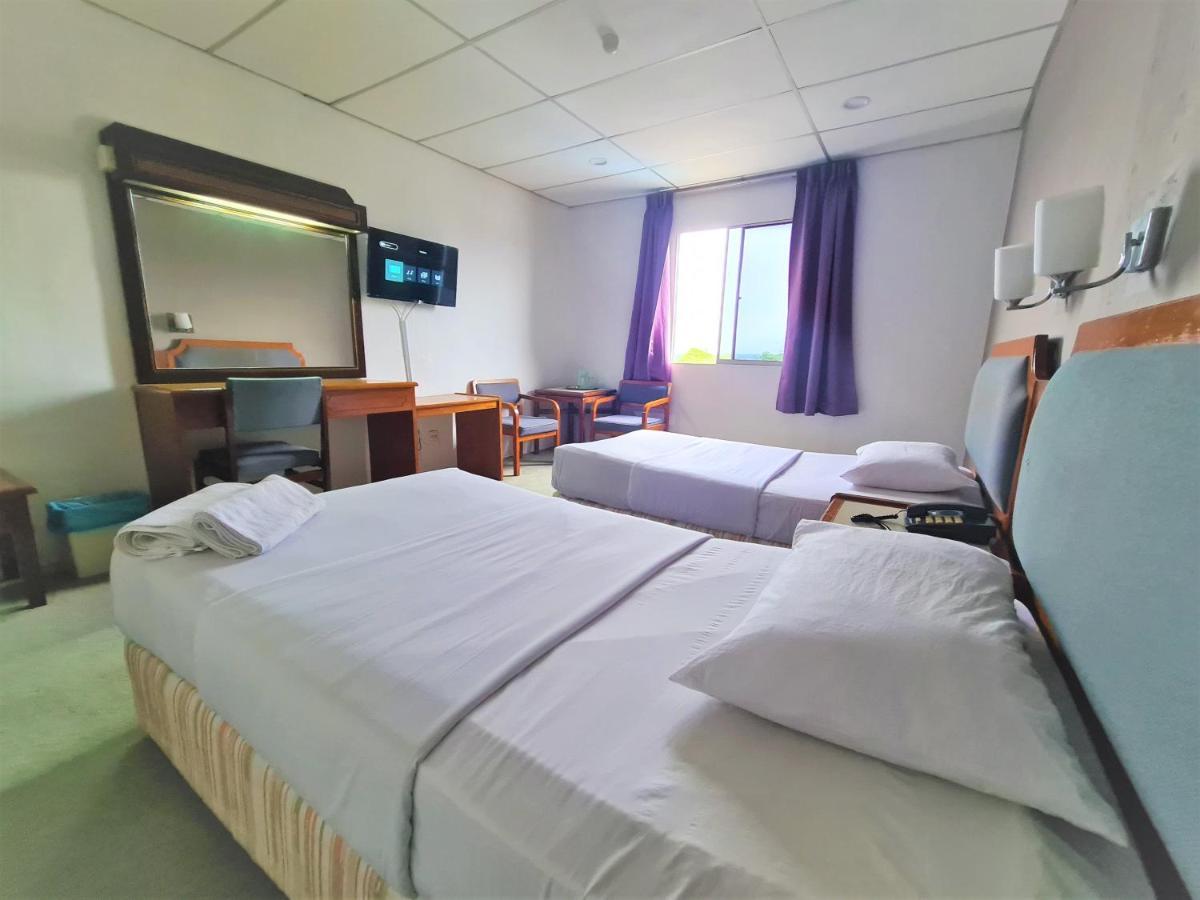 Anika Inn - Kluang Exterior photo